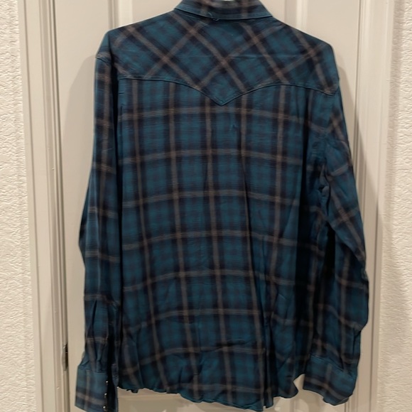VINTAGE Wrangler Retro Snap Button Up Long Sleeved Blue Plaid in Size XL - Picture 11 of 13